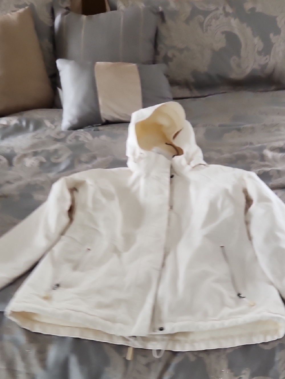 The North Face Women's Cream Hooded Puffer Jacket